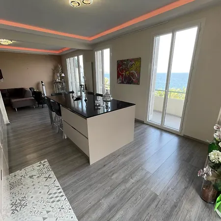 Apartment Derniere Etage Sur La Promenade!